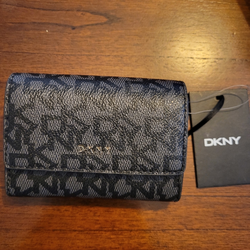NWT DKNY Keyring Wallet